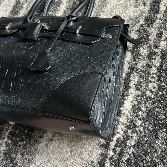 Black Purse - Picture 3 of 12